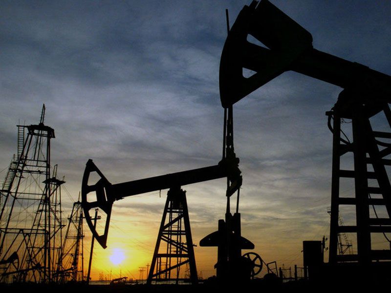 Нефтяные госкомпании не следуют предписаниям правительства по биржевой продаже бензина