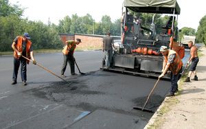 В Великих Луках за три года на ремонт дорог направят 282 млн рублей
