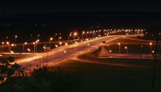 В населенных пунктах Псковской области на дорогах М9 «Балтия» и Р56 «Псков-Порхов» установят искусственное освещение