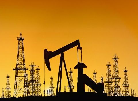 Нефтяные компании снижают оптовые цены на бензин