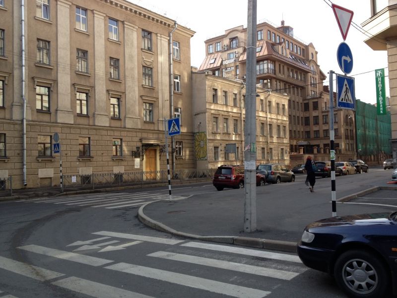 В Санкт-Петербурге вертикальной разметкой оборудовали семь пешеходных переходов 