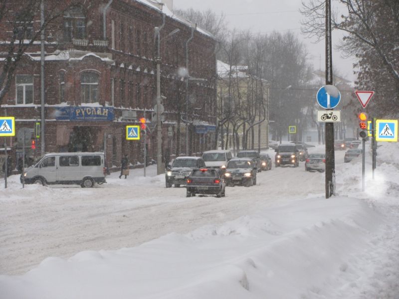 Четыре организации помогут с уборкой снега в Пскове
