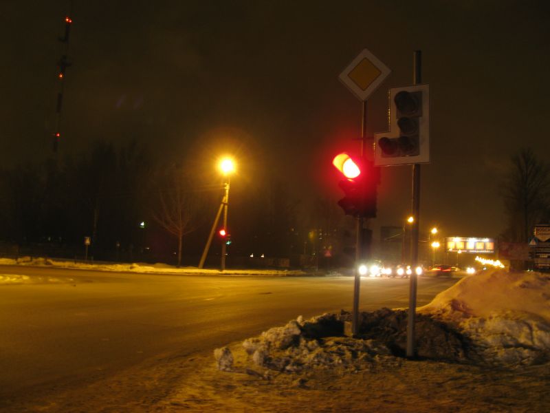  Новый светофор на перекрестке ул. Рокоссовского – Рижский пр. обошелся в 168 тысяч рублей