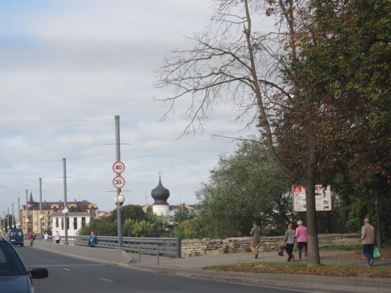На Ольгинском мосту в Пскове заменили знаки ограничения скорости на 40 км/ч