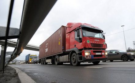 На региональных дорогах вводится временное ограничение движения большегрузов