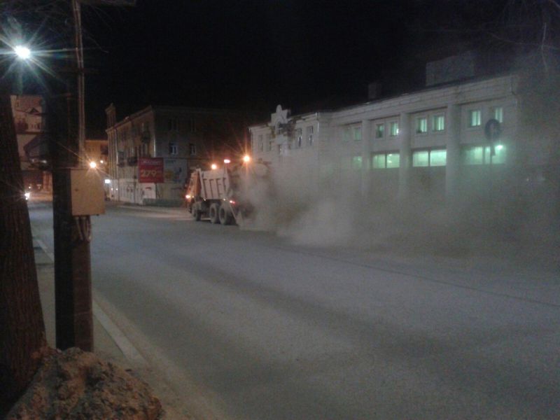 Дороги и тротуары в Пскове начнут мыть с повышением ночной температуры