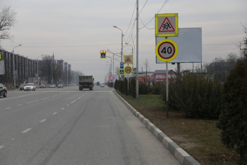 Обустройство дорог у школ и поликлиник в Грозном