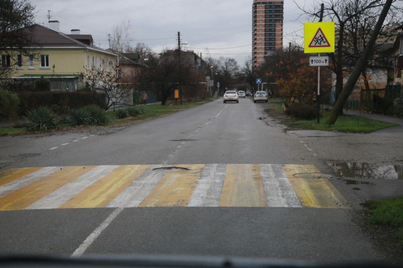 В Краснодаре устраняются обнаруженные дефекты дорожного покрытия 
