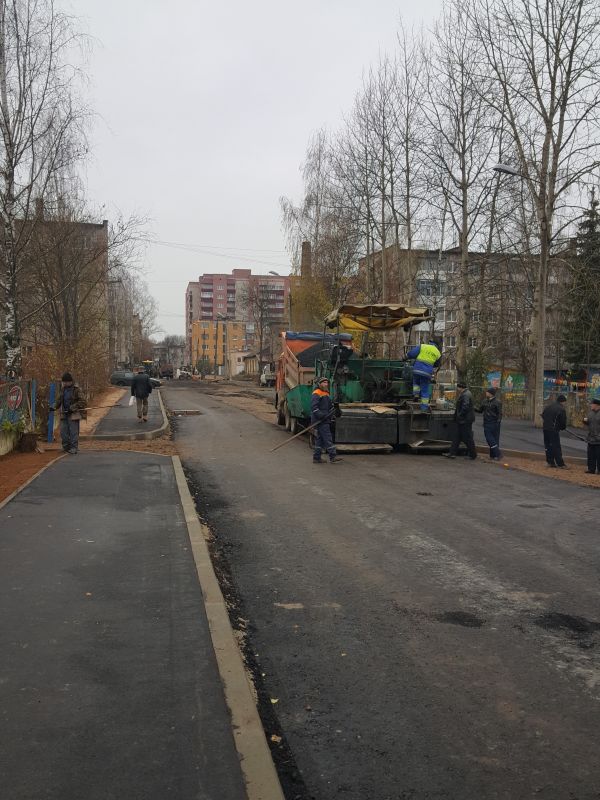 Подрядчик не уложился в сроки при ремонте ул. Печорской в Великих Луках 