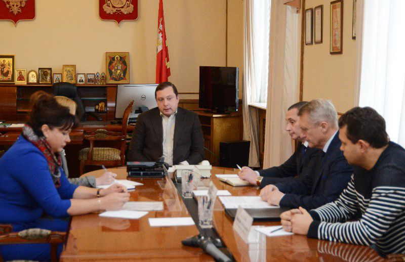 Губернатор Смоленской области провел совещание по поводу инцидента в Вяземском районе