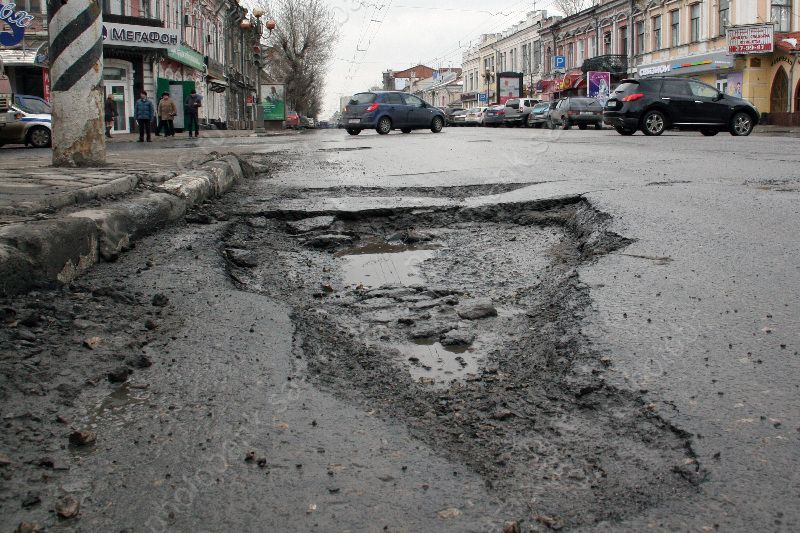 Не менее 50% дорог в крупных городах и городских агломерациях России приведут в порядок за ближайшие два года
