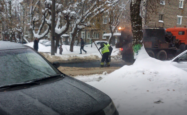 В Кирове асфальт уложили прямо в снег