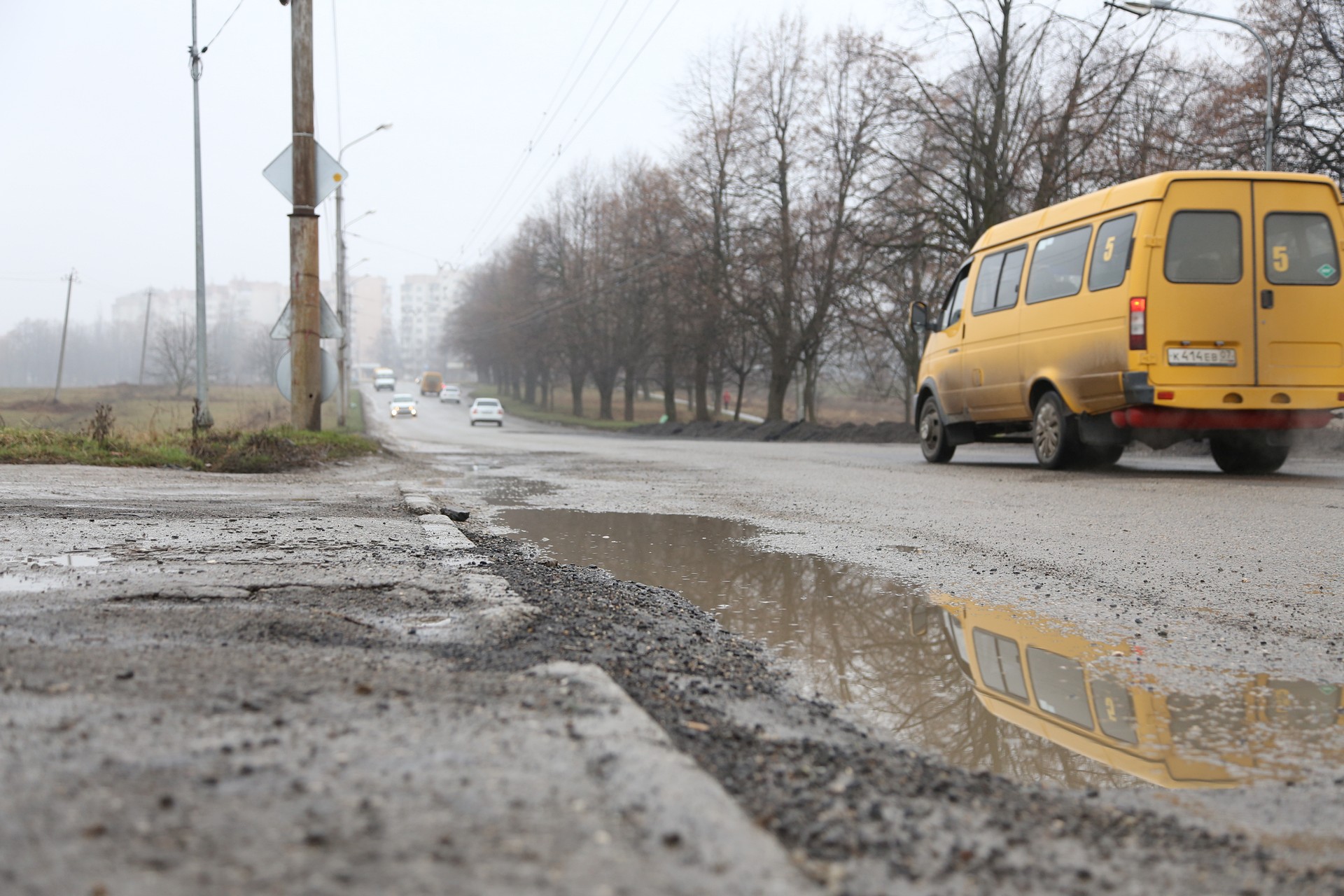 В Нальчике исправляют дорожные дефекты, обнаруженные в ходе инспекции 23 марта