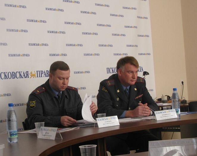 Для сокращения числа ДТП в Псковской области необходимо устанавливать видеокамеры и увеличивать штрафы, считают в ГИБДД 