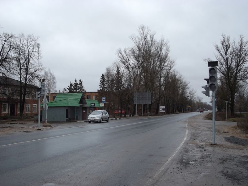 На пересечении автодорог Псков – Рига и Неелово – Кривск установили светофор