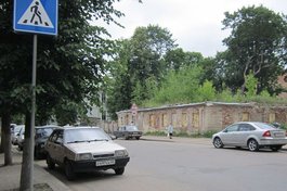 В Великих Луках на нерегулируемых пешеходных переходах заменят дорожные знаки