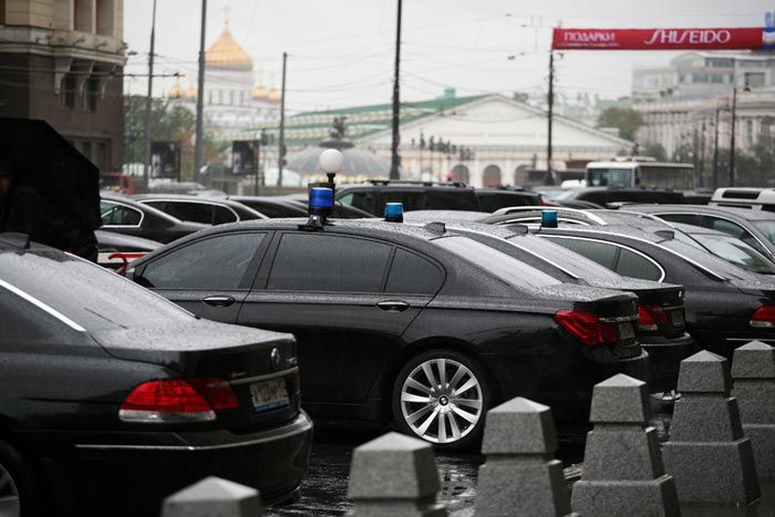 Депутат Александр Васильев предложил МВД ввести специальную базу номеров для автомобилей государственных служб