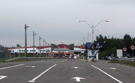 В Белоруссии ищут россиянина, прорвавшегося на BMW через границу из Польши
