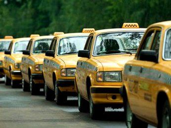 Сегодня московские таксисты будут ездить строго по правилам