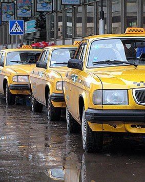 Московские власти перекрасят все такси в желтый цвет 