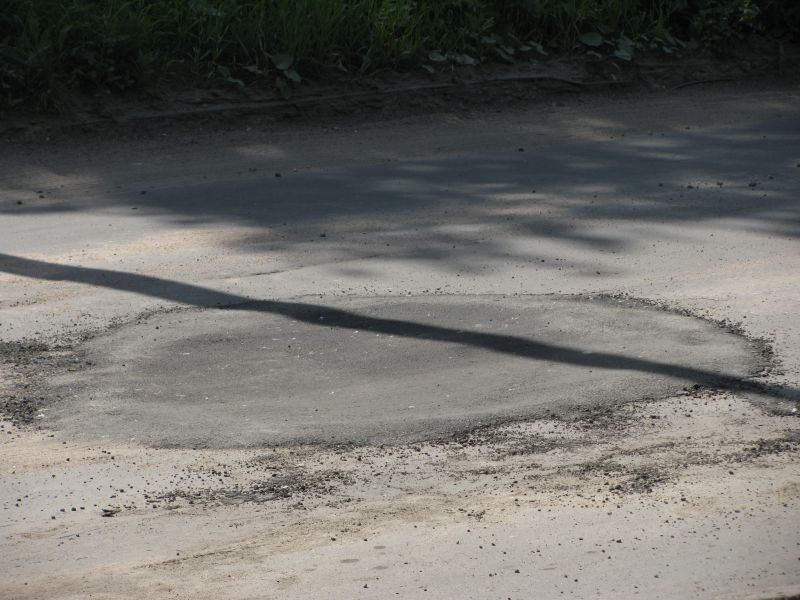 Ямочный ремонт на дорогах Пскова планируется завершить к 1 июля