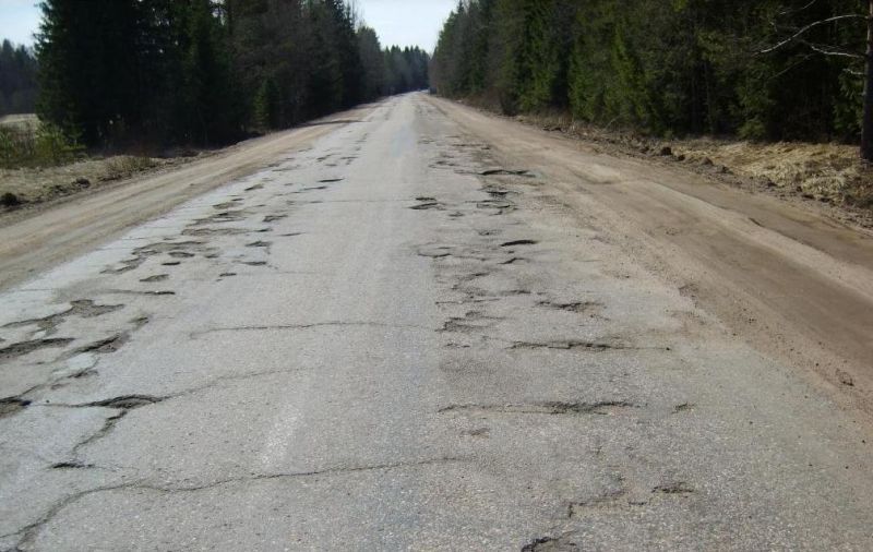 15 региональных автодорог в Псковской области отремонтируют в 2013 году