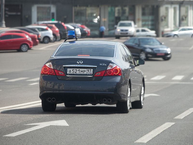 Автомобили для чиновников будут стоить не дороже 1,5 миллиона рублей