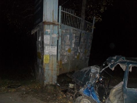 Дети на угнанной "Оке" разбились в ДТП в Татарстане, два человека погибли, семеро - пострадали