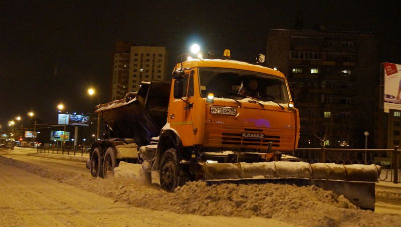 В мэрии Екатеринбурга признались, что снег с дорог не убирается нарочно