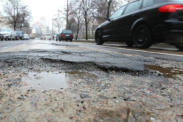 Больше половины российских дорог не соответствуют нормативным требованиям