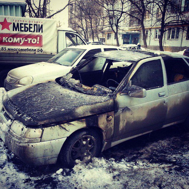 В Самаре у активиста общественного движения "Дорога63.рф" подожгли машину