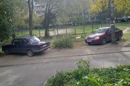 Городские службы заставят псковичей парковаться правильно