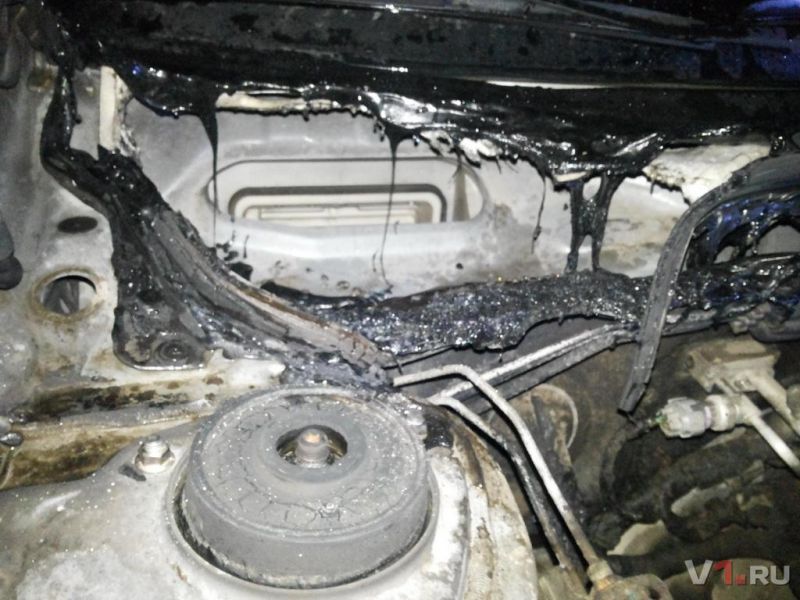 В Волгограде вновь сожгли автомобиль представителю общественной организации "Движение автомобилистов России"