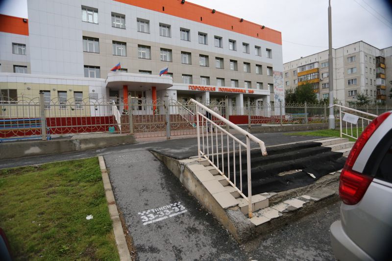 Организация парковки у медицинских учреждений Сургута