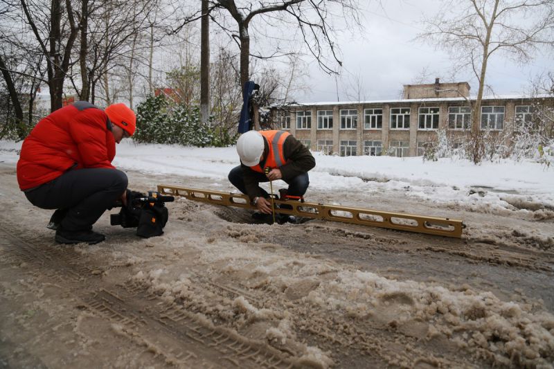 В Соликамске устраняются замечания по обустройству дорог около школ 