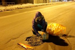 ГИБДД попросила омичей не устраивать «перфомансы по ремонту дорог»