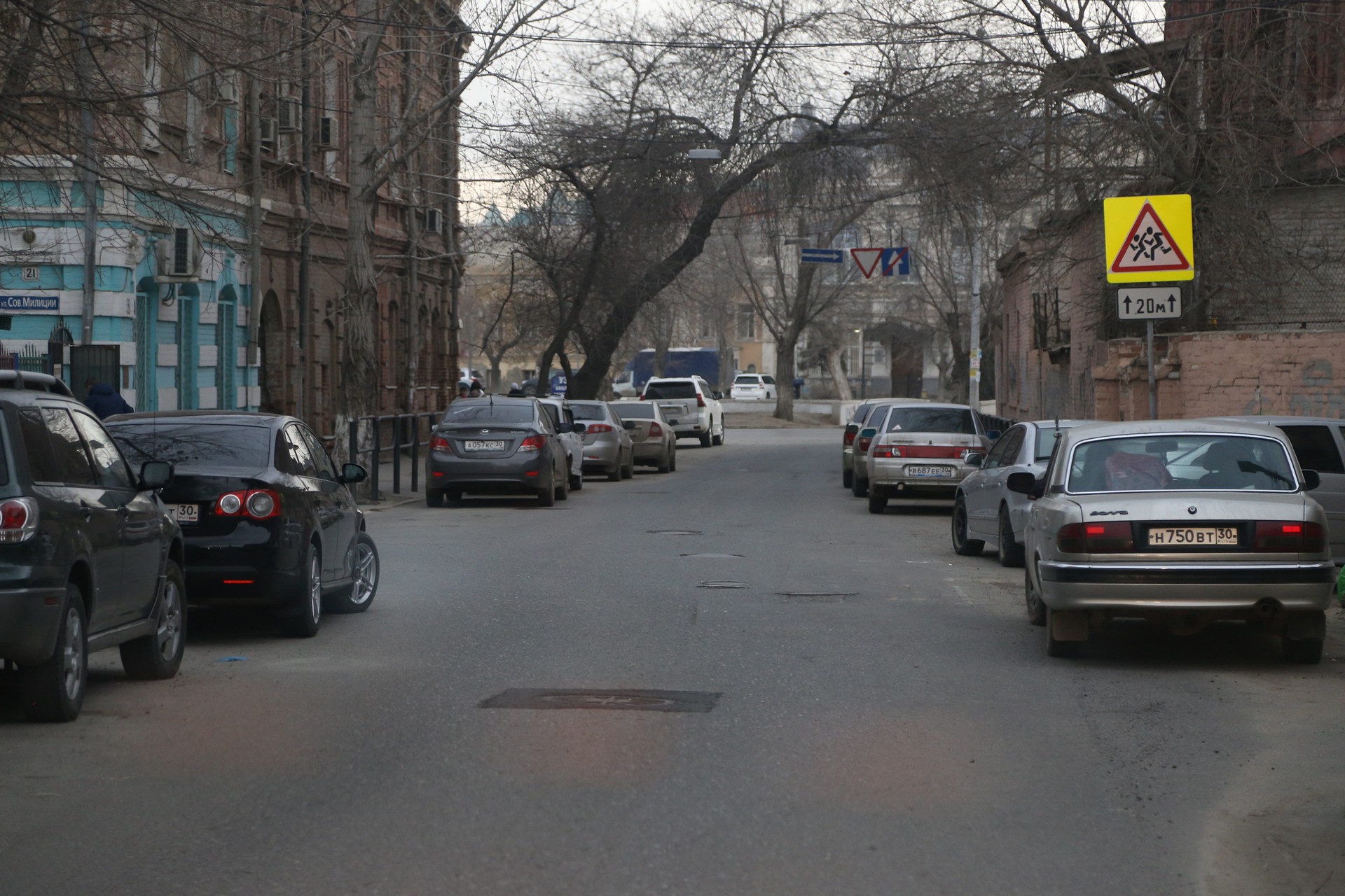 Обустройство дорог у школ в Астрахани