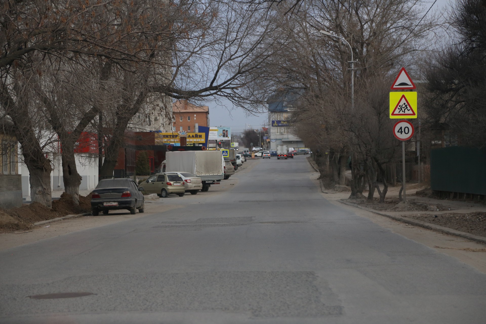 Проверка обустройства дорог вблизи школ города Волгограда