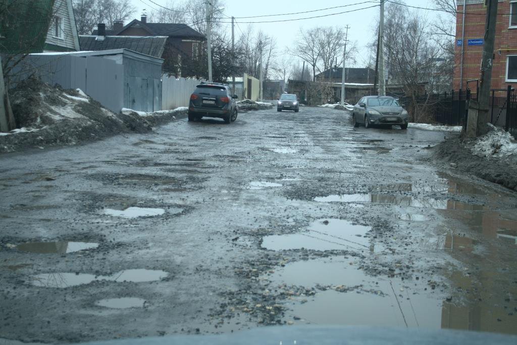 Активисты ОНФ передали народный рейтинг «убитых дорог» в Правительство Вологодской области.
