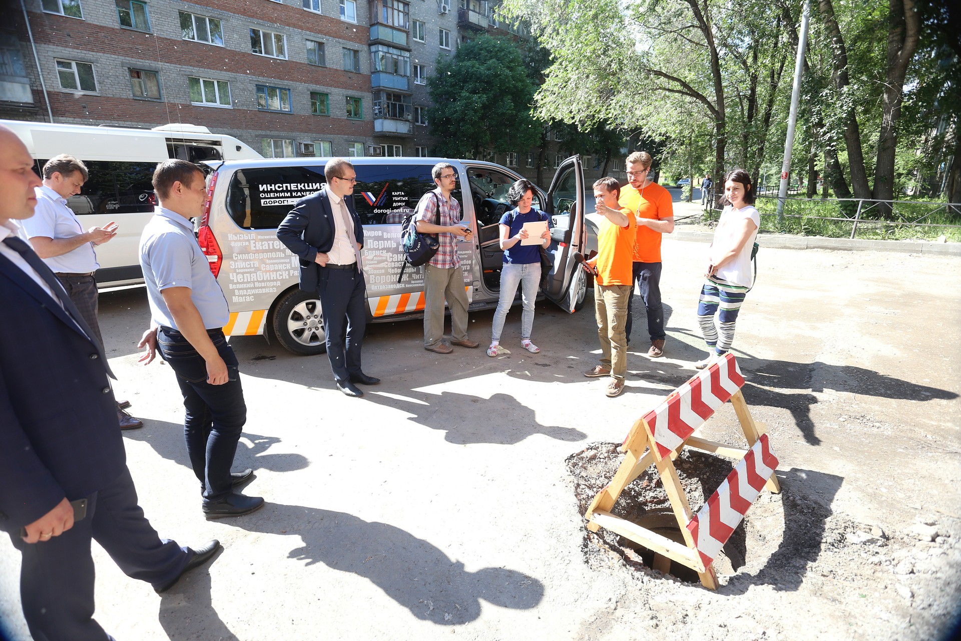 Дорожные проблемы в Казани решаются мгновенно, и хотя центральные улицы в отличном состоянии, ямы в городе найти не сложно