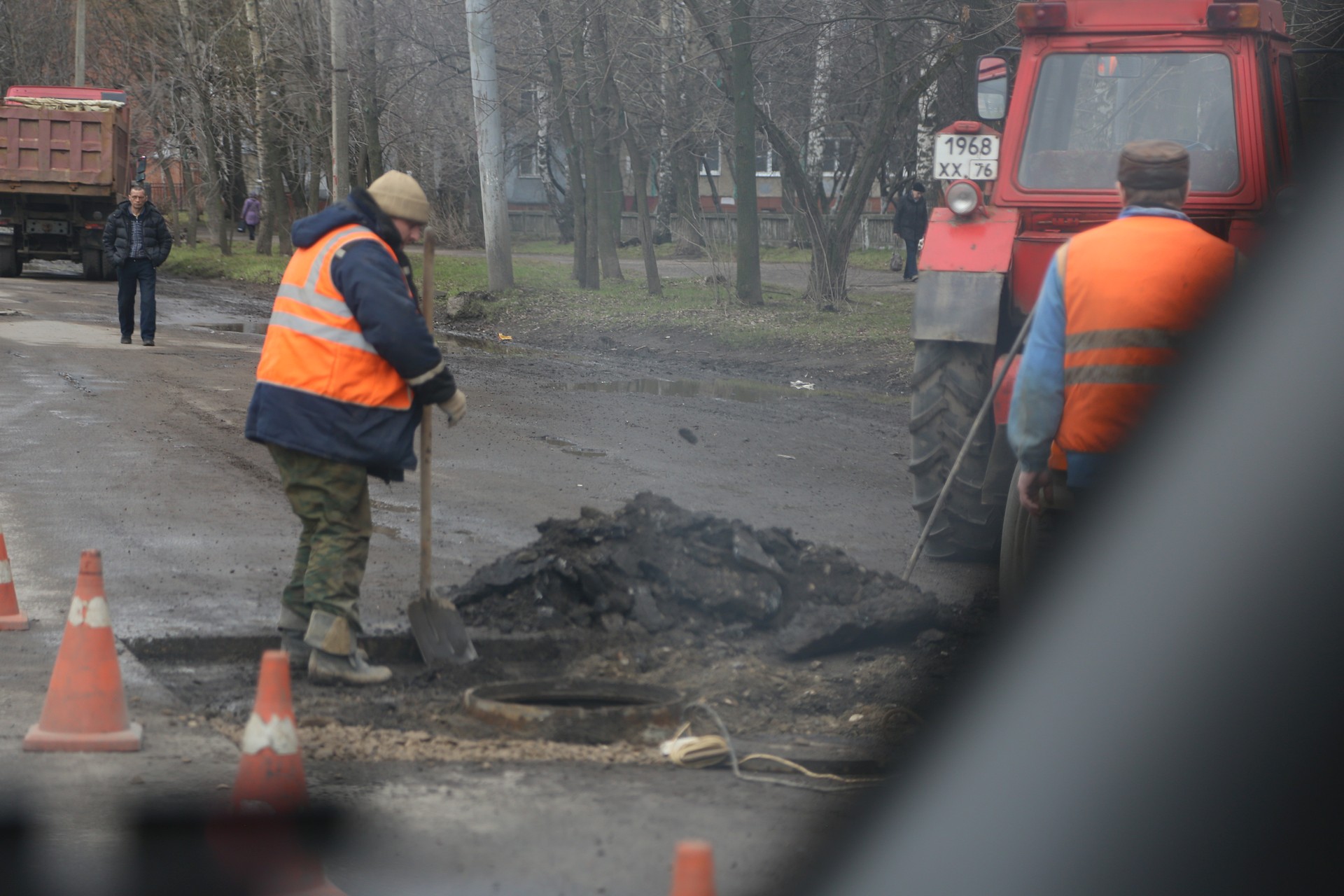 В Ярославле устраняются дефекты на проверенных инспекторами гарантийных дорогах
