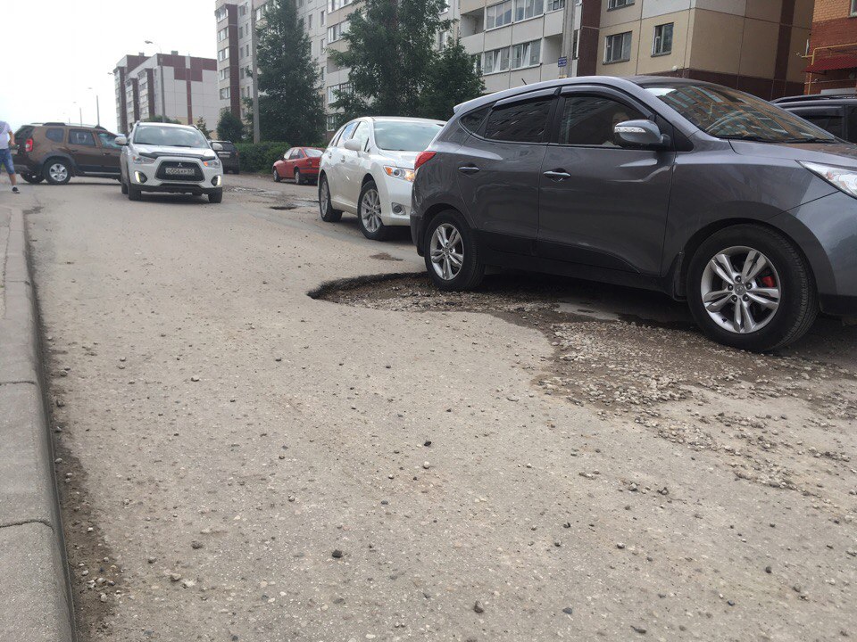 Военная прокуратура обратилась в суд с требованием о ремонте дорог по улицам Шестака и Достовалова в Пскове