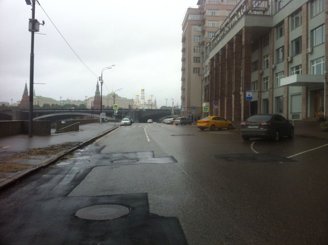 За период работы проекта "Карта убитых дорог" в Москве было выявлено 189 "убитых" участков, 140 из них отремонтированы