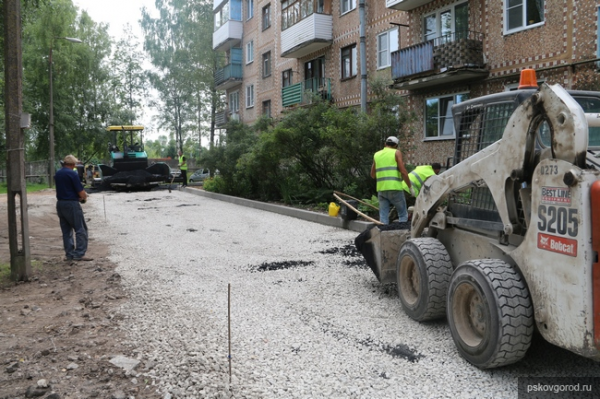 16 дворов отремонтируют в Пскове в этом году по программе "Формирование современной городской среды»