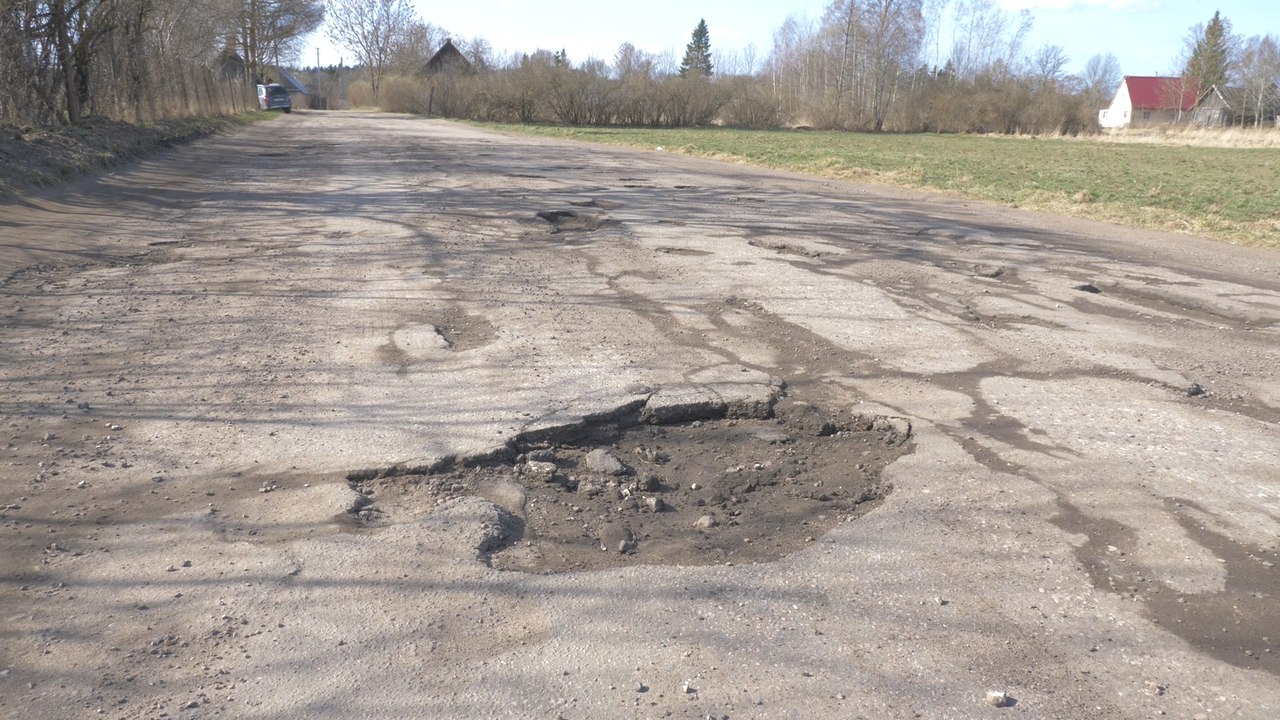 В отношении «Псковавтодора» возбуждено дело по 12.34 КоАП РФ за состояние дорог в Печорском районе