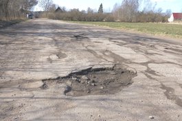 В отношении «Псковавтодора» возбуждено дело по 12.34 КоАП РФ за состояние дорог в Печорском районе