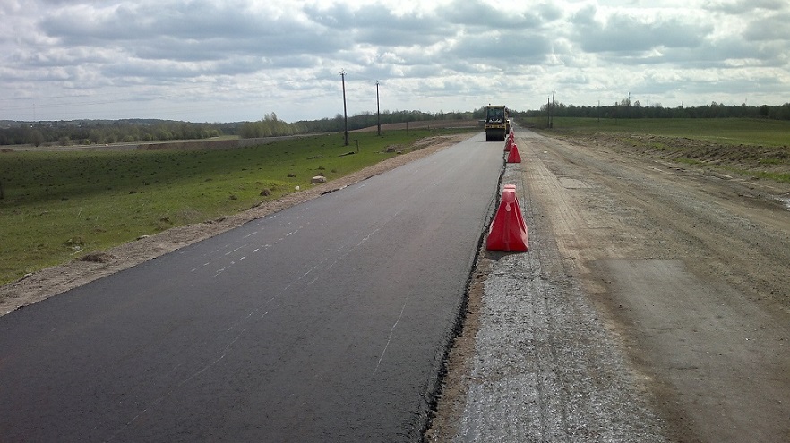 В Ленинградской области потратят 136 млн рублей на ремонт 9 километров автодороги Псков - Гдов - Сланцы
