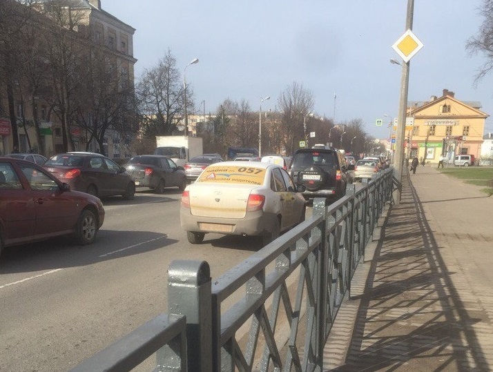 В Пскове возведут ещё 380 метров пешеходных ограждений