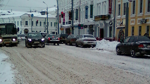 Из-за снегопада в Ярославле автовладельцы смогут бесплатно ездить на городском транспорте