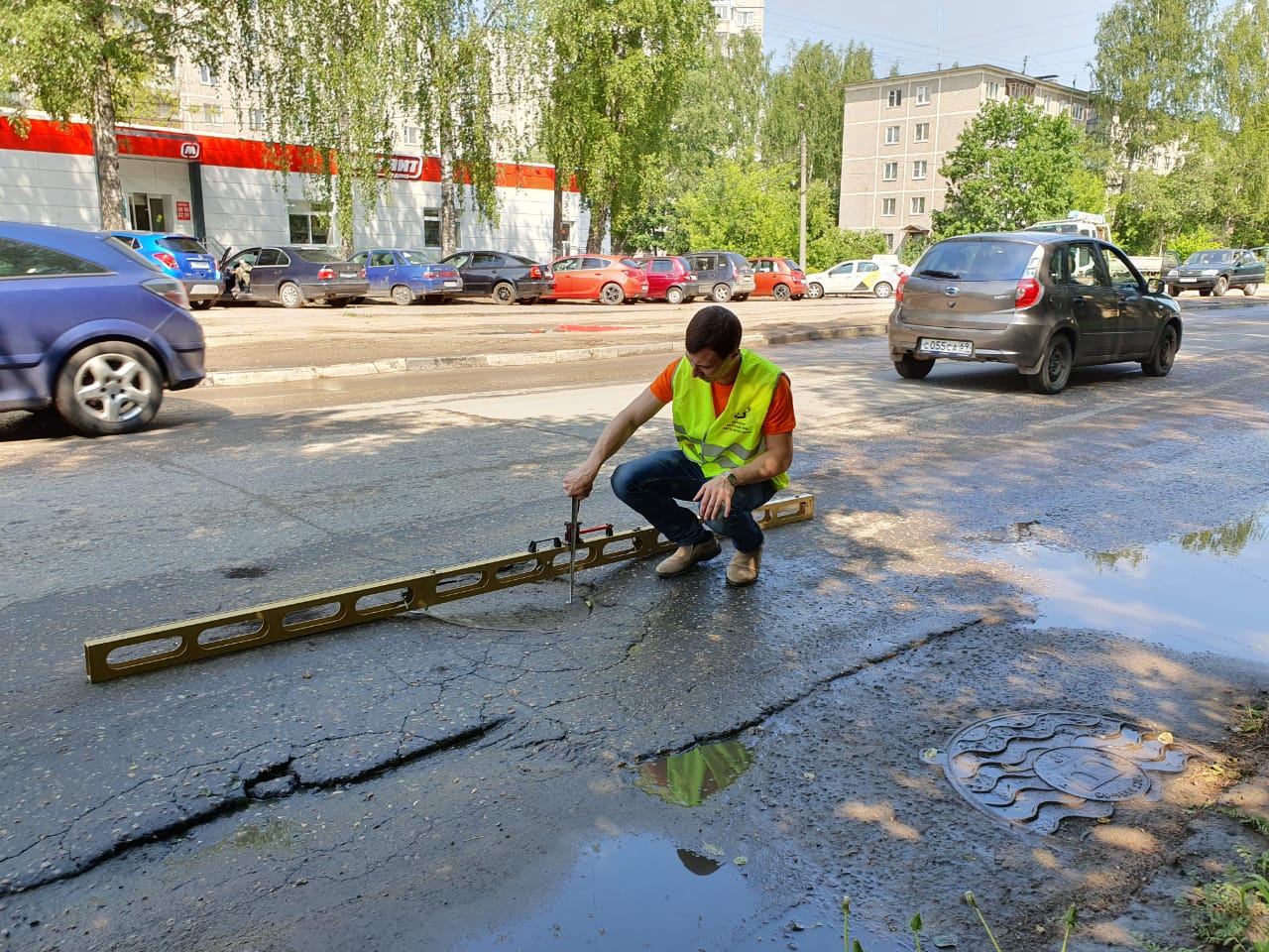Нет фирмы – нет гарантий: организация, ремонтировавшая дороги в Твери в 2016 году, прекратила свою деятельность